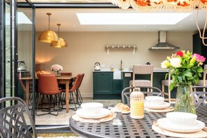 Dining - The Potting Shed Banham Cottages (Bourton-on-the-Water)