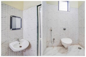 House | Bathroom - Super Deluxe Room Darbhanga (Darbhanga)