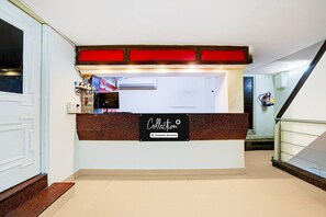 Hus | Reception