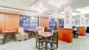 House | Dining