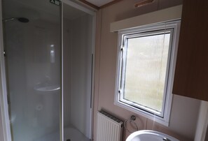 House | Bathroom - Cozy Chalet With a View Over the Fields (Drachten)