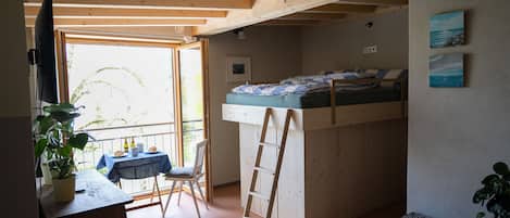 1 bedroom, bed sheets