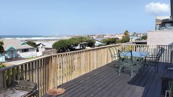House, 3 Bedrooms, Smoking, Balcony | Outdoor dining
