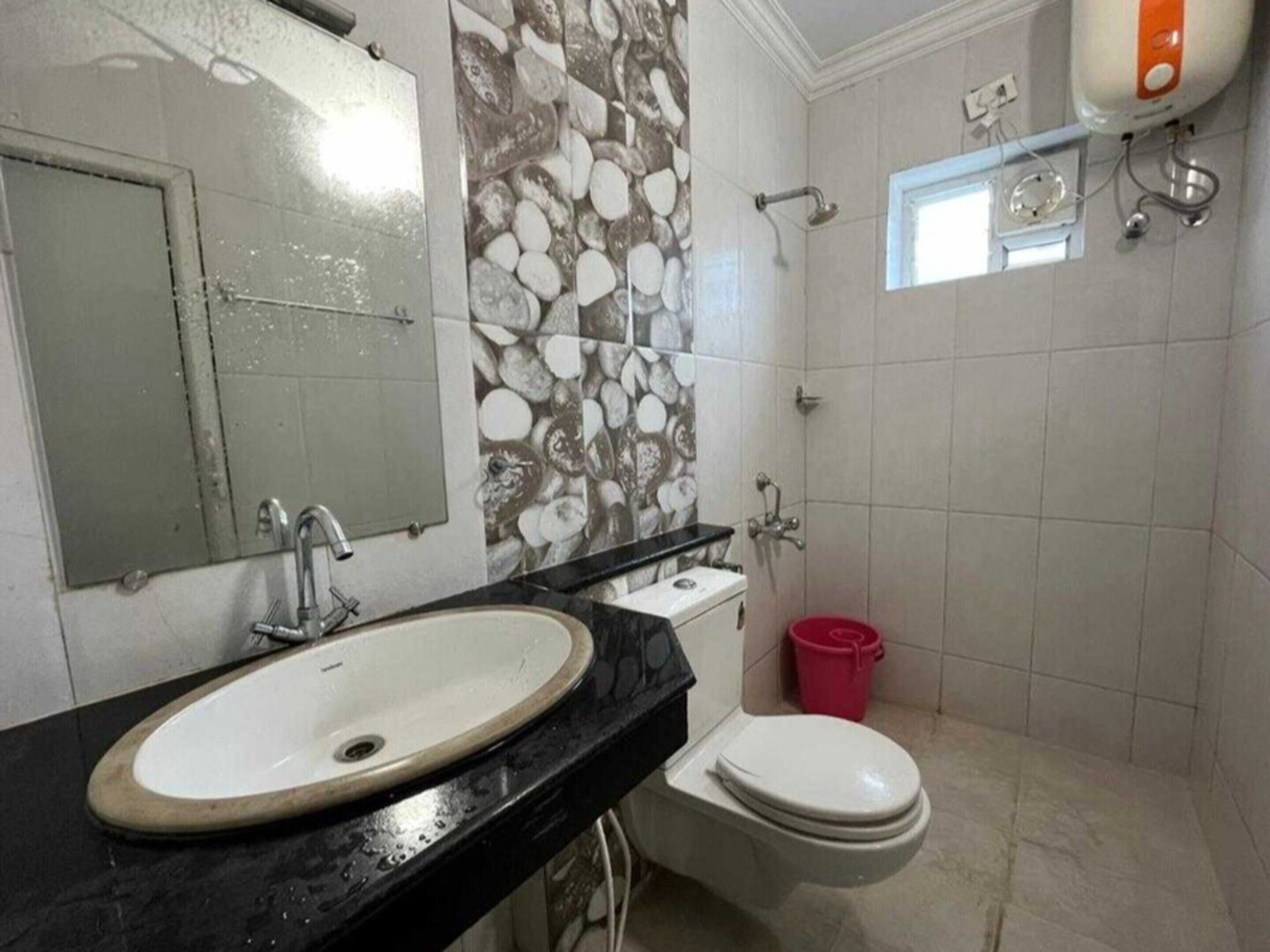 House | Bathroom