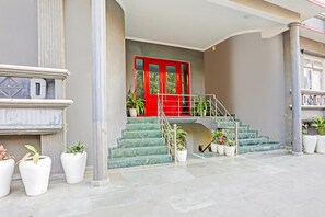 Reception - Deluxe Vijay Khand Gomti Nagar (Lucknow)