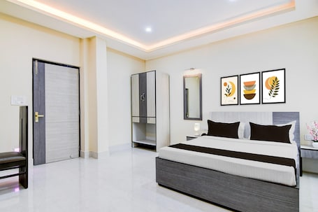 House. Premium Collection O Joka Industrial Plaza