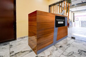 House | Reception - Classic With Balcony Taramandal (Gorakhpur)