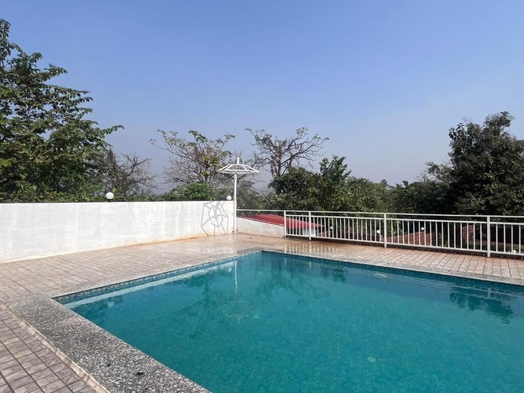 2 indoor pools, 2 outdoor pools