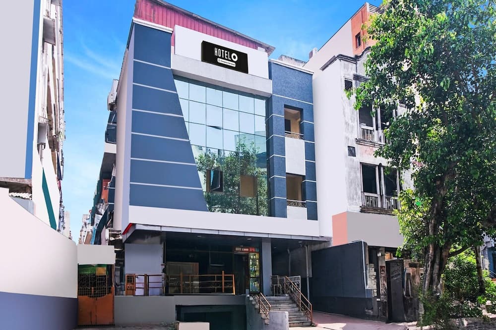 Deluxe Hotel Sree Residency