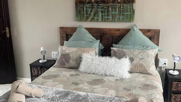 2 chambres, fer et planche à repasser, accès Internet, draps fournis