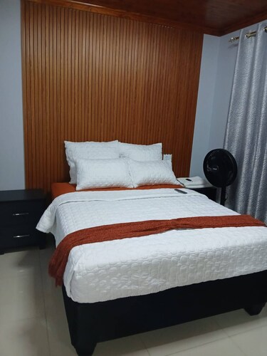 A guest house in Westonaria