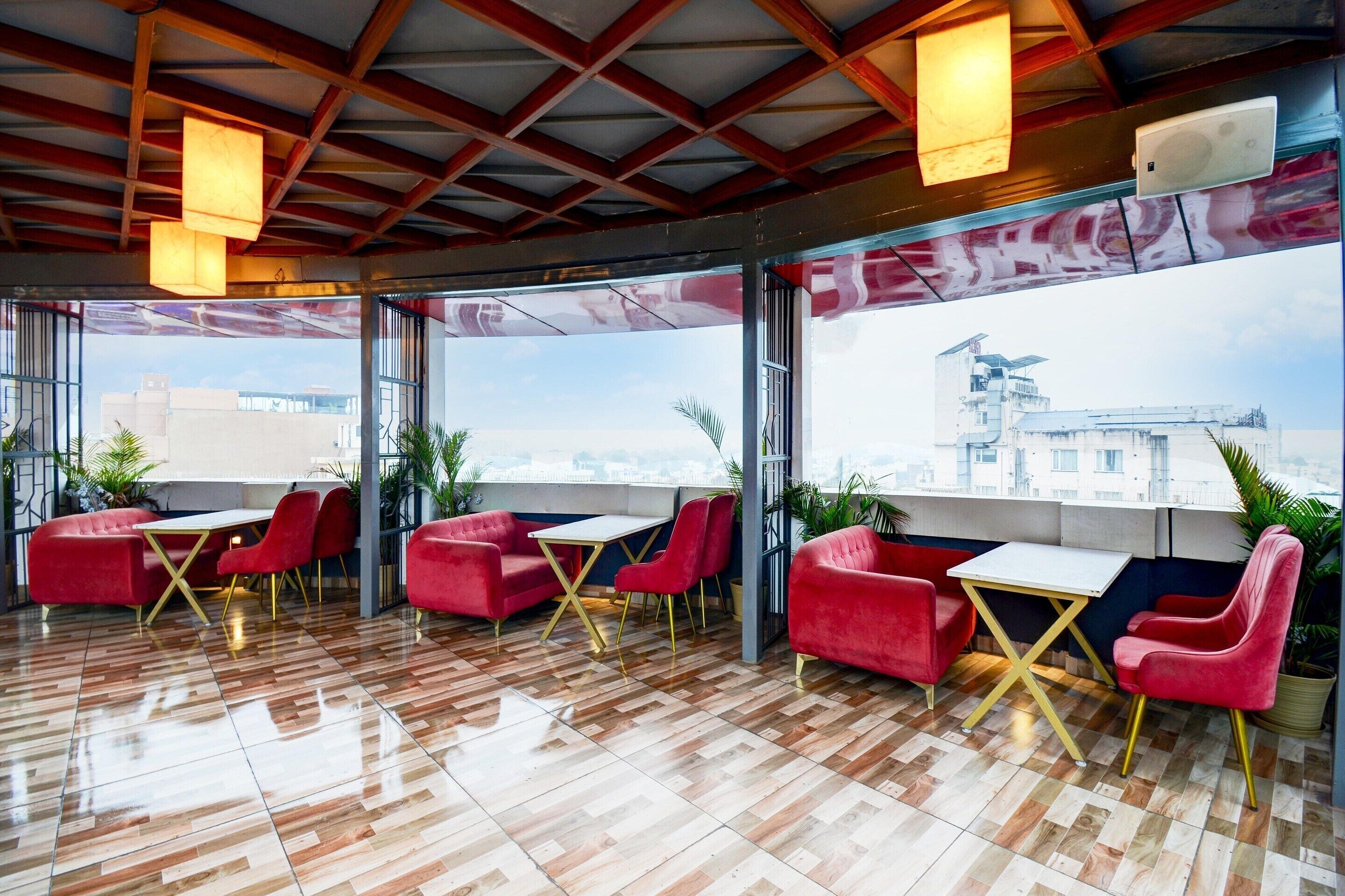 House | Outdoor dining