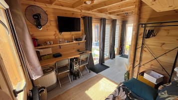 1 chambre, fer et planche Ă repasser, Wi-Fi gratuit, draps fournis