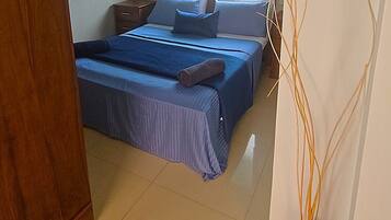 1 bedroom, desk, WiFi (free), bed sheets