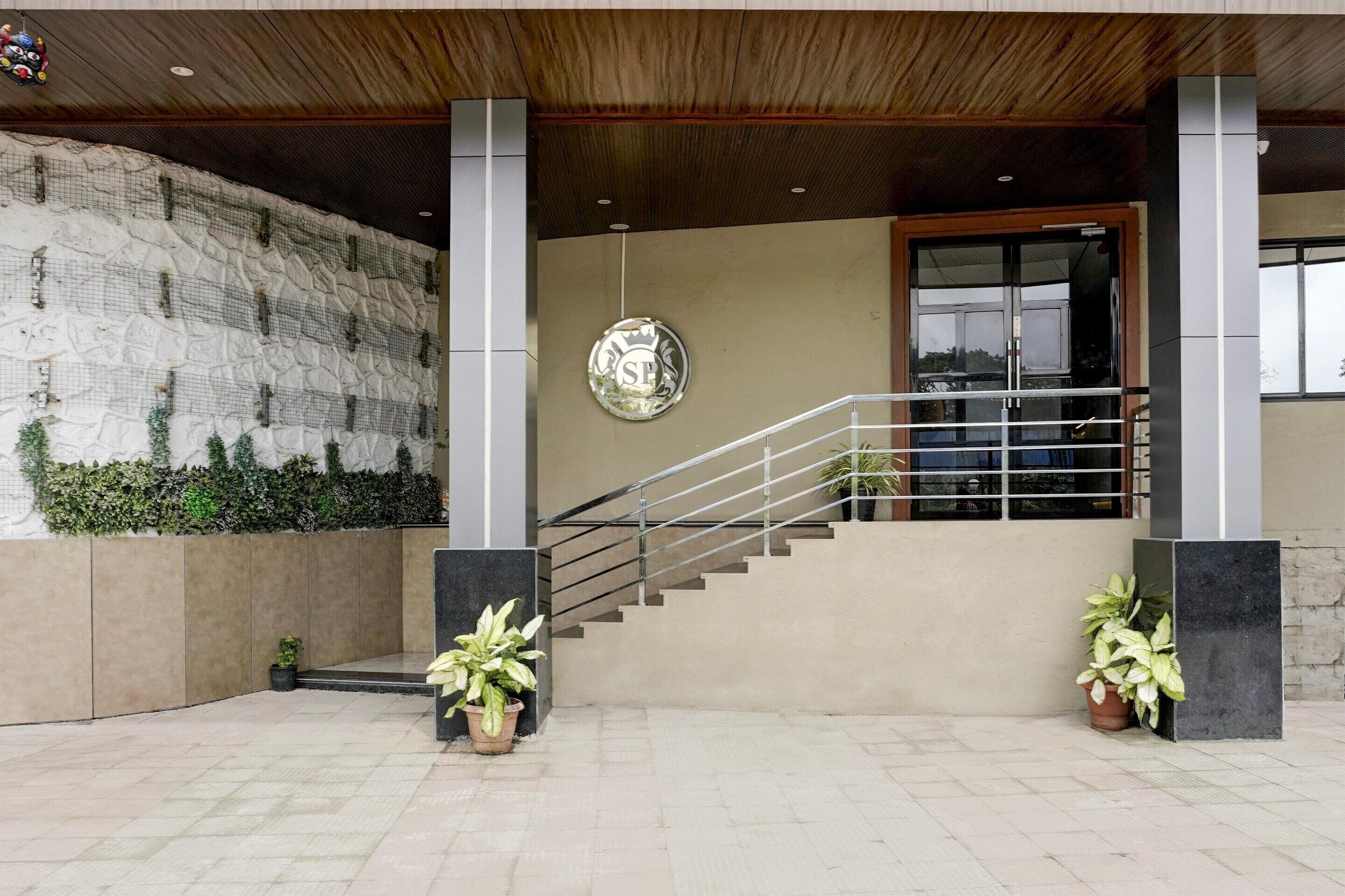 House | Reception