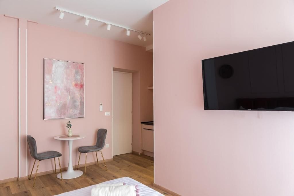1 bedroom, iron/ironing board, Internet, bed sheets