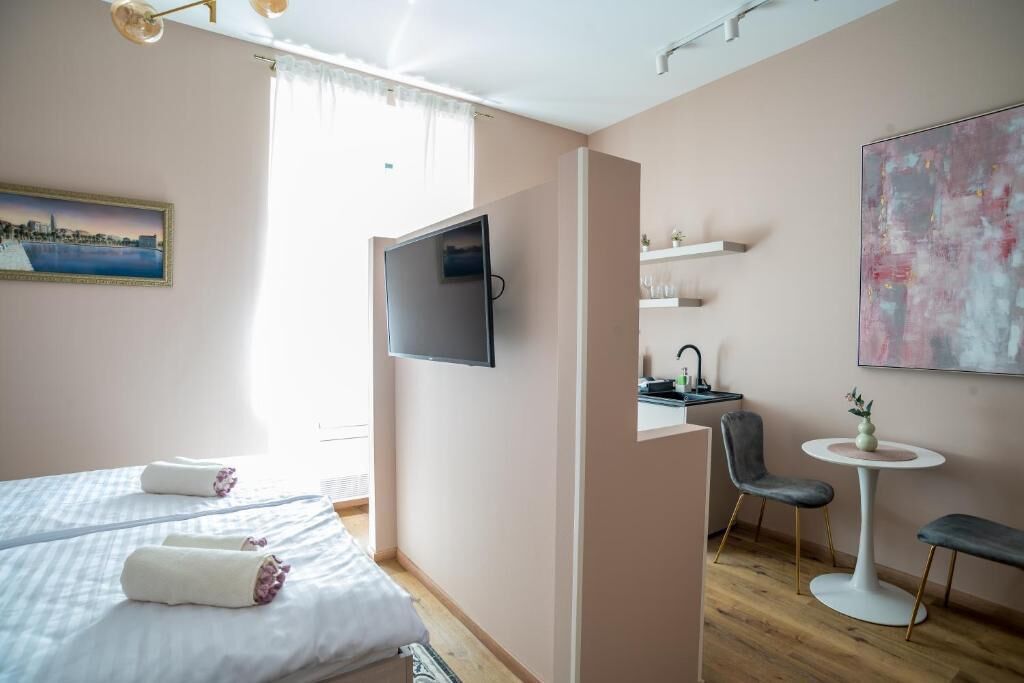 1 chambre, fer et planche à repasser, accès Internet, draps fournis