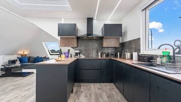 Fridge, microwave, oven, stovetop