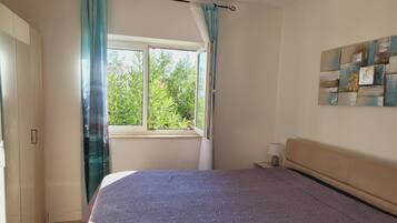 1 bedroom, iron/ironing board, Internet, bed sheets