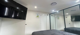 4 bedroom top floor with privacy