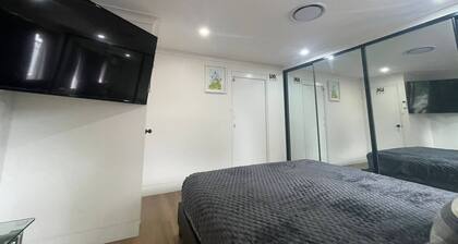 4 bedroom top floor with privacy