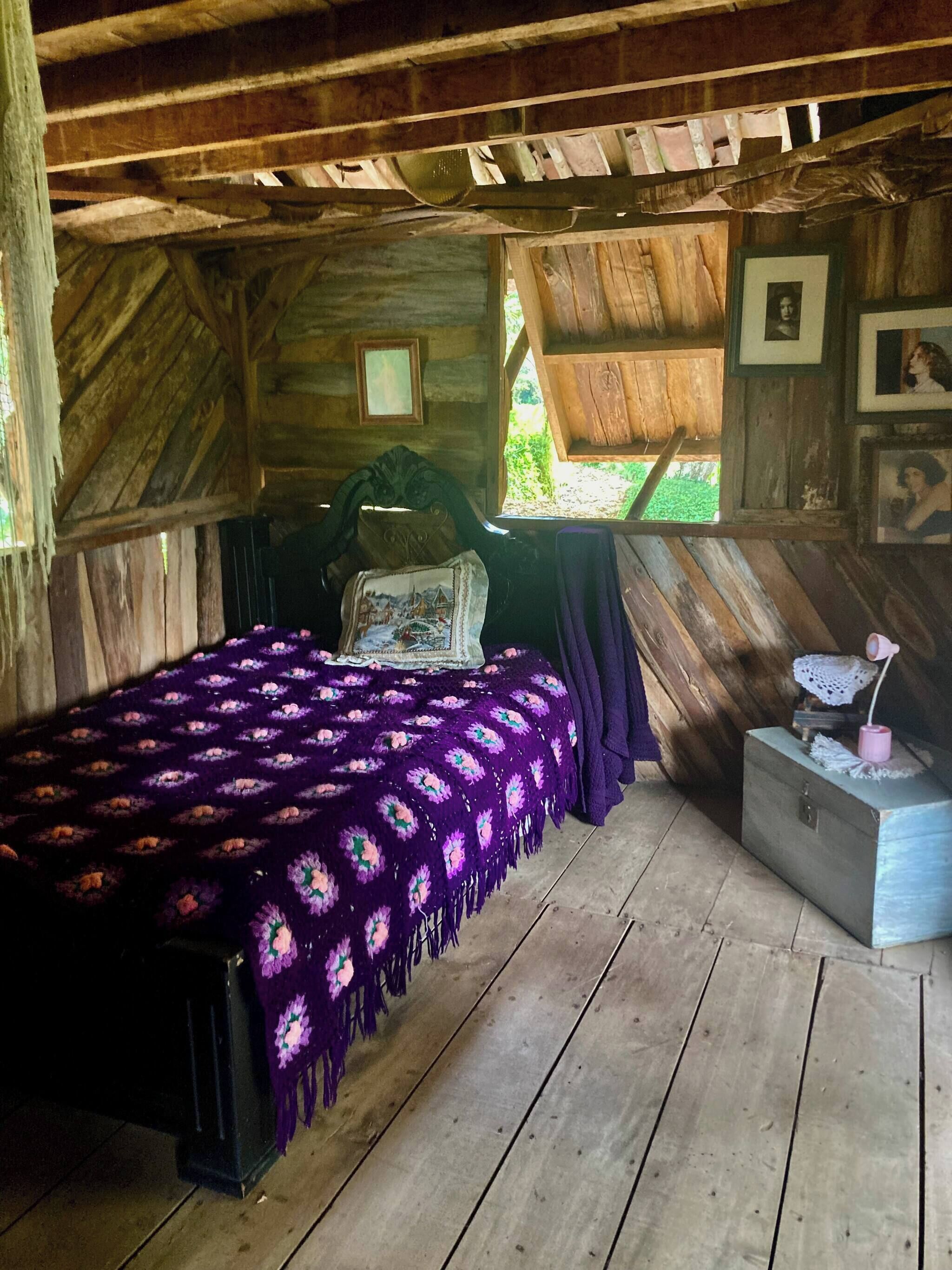 4 bedrooms, bed sheets