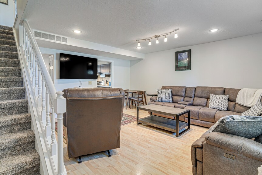 Explore Lincoln! Pet-friendly Retreat W/ Patio - Pawnee State Recreation Area, Lincoln
