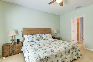 4 bedrooms, desk, iron/ironing board, internet - Nature, Disney & More! Family Home in Groveland (Groveland)