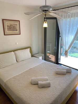 1 bedroom, WiFi, bed sheets - (Lixouri)