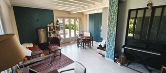 House with studio 8people