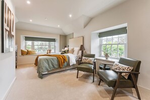 Room - HIDDEN 7 – COASTAL LOFT, pet friendly, with hot tub in St Ives (St. Ives)