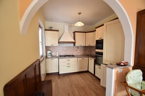 House | Private kitchen - In the Peaceful Hillside Village of Aurano (Aurano)