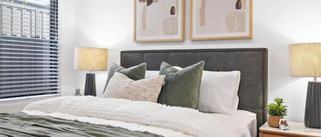6 bedrooms, iron/ironing board, Internet, bed sheets