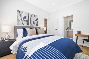 6 habitaciones, tabla de planchar con plancha y acceso a internet 