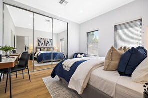 6 dormitorios, tabla de planchar con plancha, Internet y ropa de cama