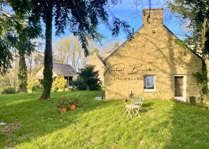 Exterior - Guest house of the Manoir of Toul-An-Golet by Kastell Breizh Conciergerie (Plésidy)