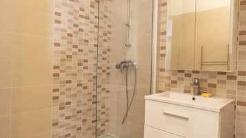 Apartment | Bilik Mandi