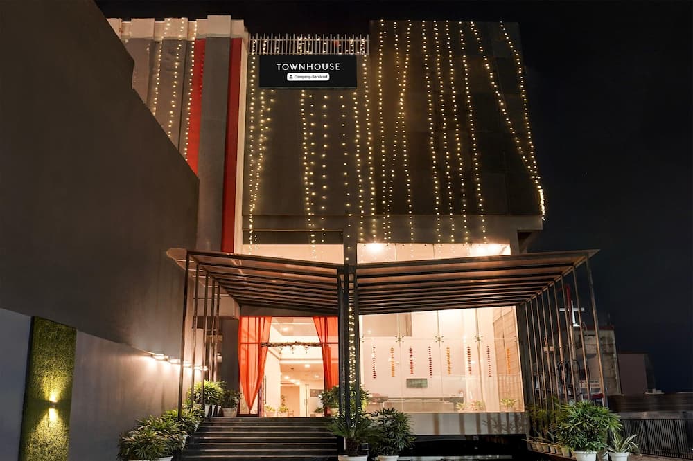 Deluxe Landmark Hotel