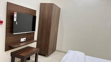 Desk, laptop workspace, free WiFi