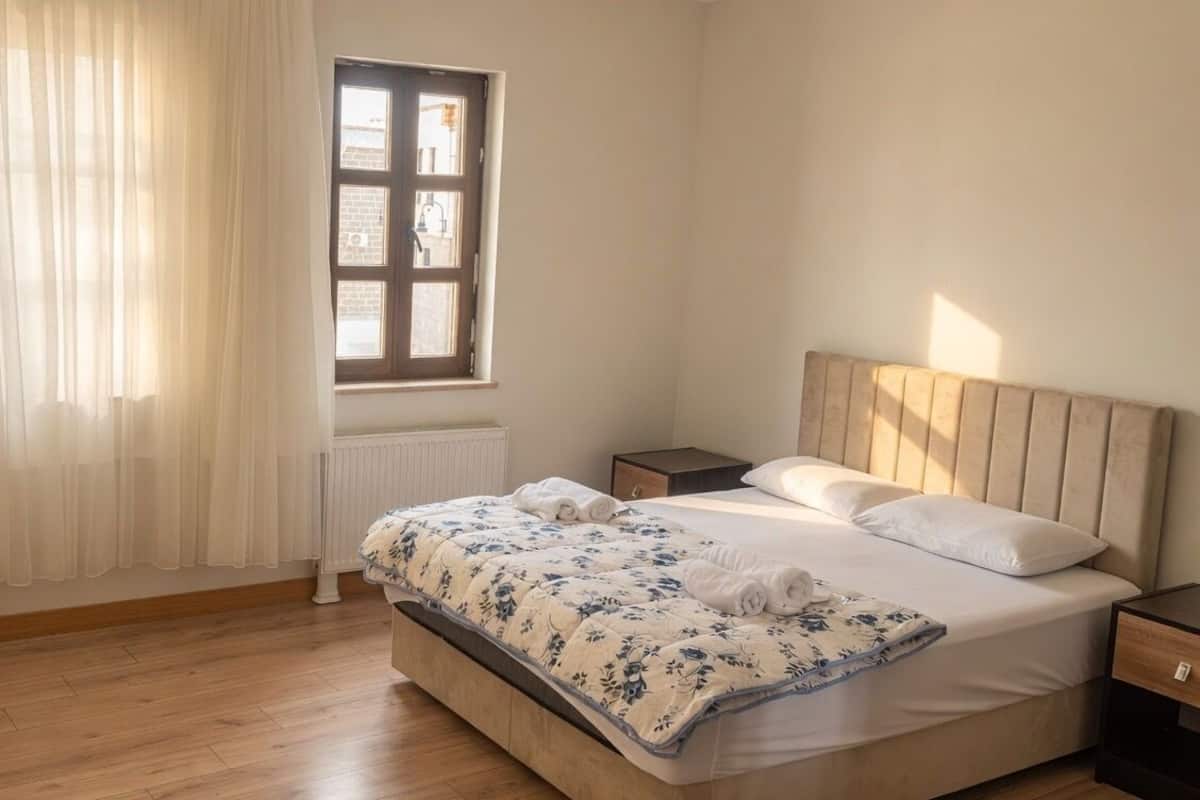 Espace de travail pour ordinateurs portables, systĂšme dâinsonorisation