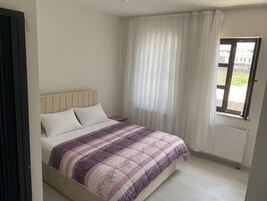 Espacio para trabajar con laptop y sistema de insonorización 