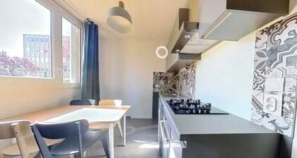 Private Room in a Shared Flat - Lyon 8 e