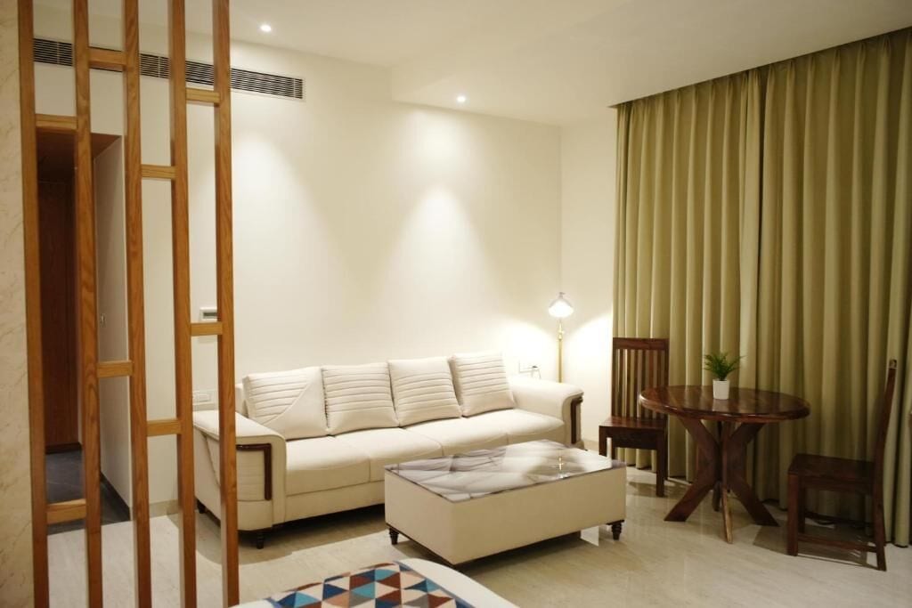 Presidential Suite, Garden View | Living area