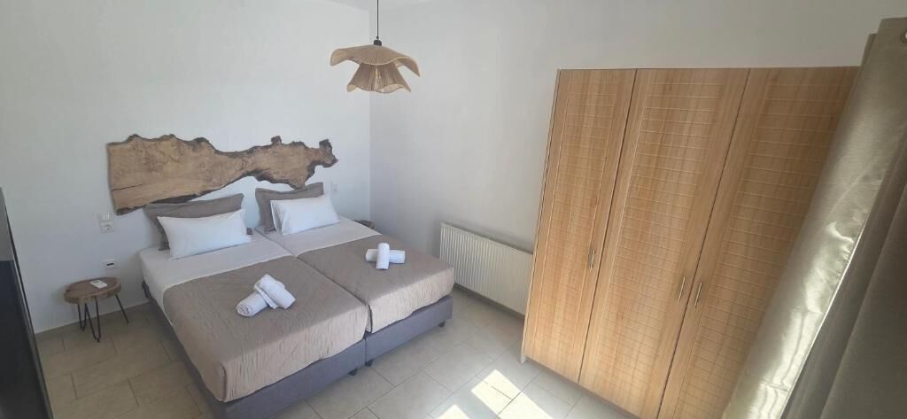 Villa familiar, balcón, vista al mar