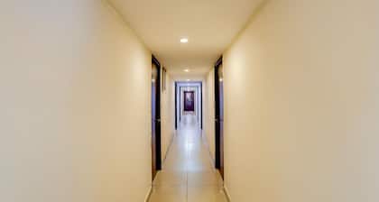 Deluxe Benz Circle Vijaywada Akshaya Pride