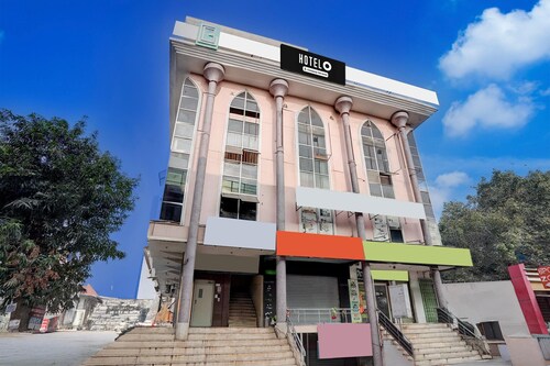 Deluxe Benz Circle Vijaywada Akshaya Pride