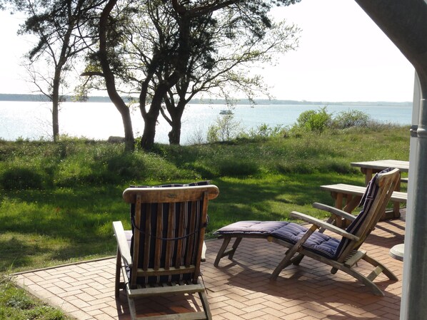 Terrace/patio - Waterfront location with a stunning view of the water (Rankwitz)