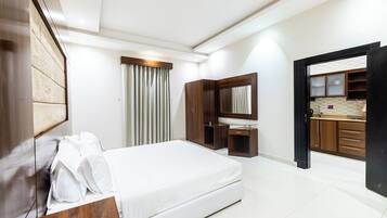 Studio | Hypo-allergenic bedding, minibar, iron/ironing board, free WiFi