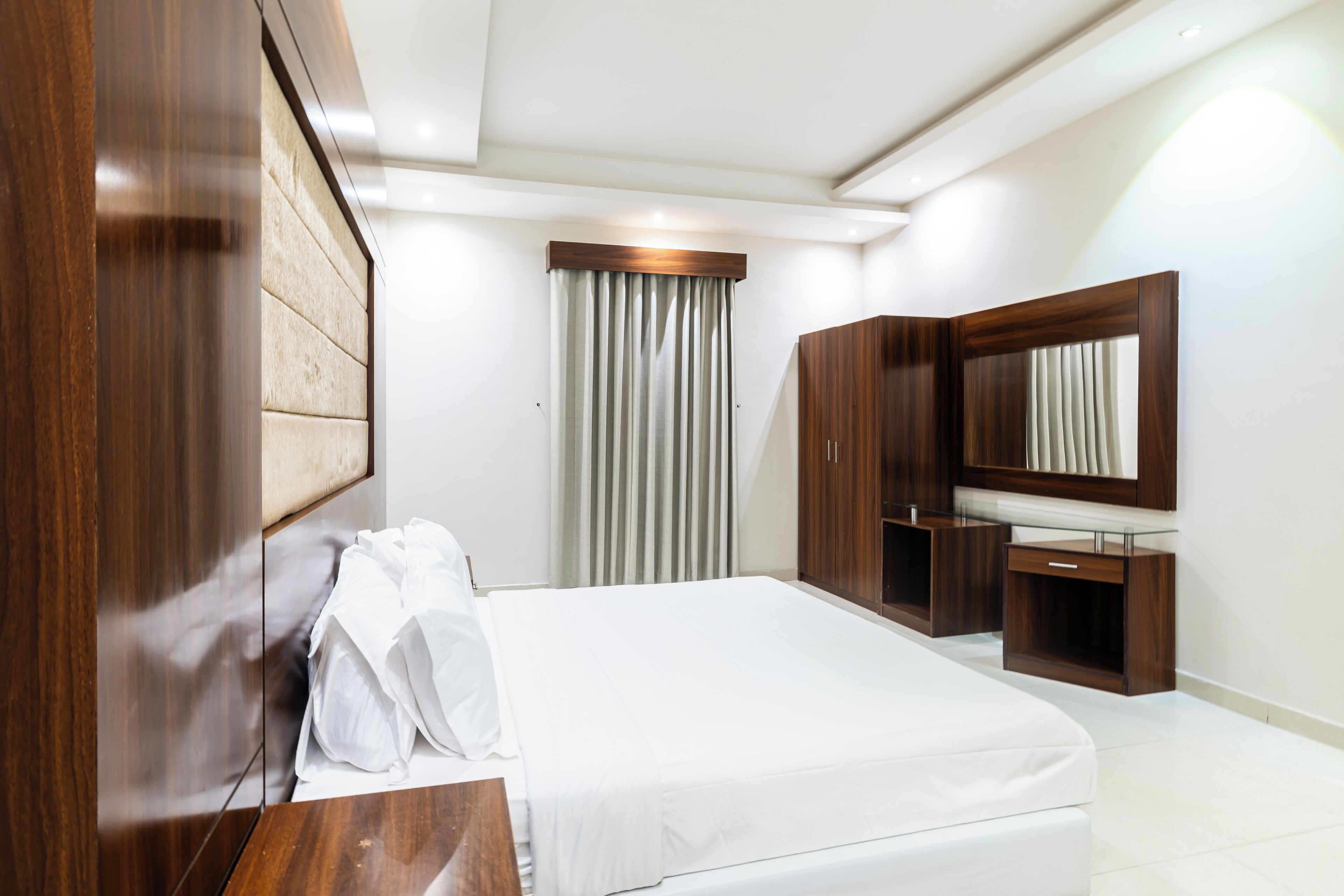 Studio | Hypoallergeen beddengoed, een minibar, een strijkplank/strijkijzer