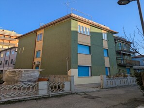 Exterior - Property located just steps from the sea (Caorle)